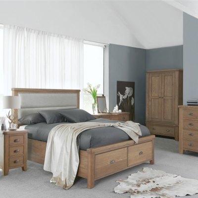 Bergen Oak Bedroom