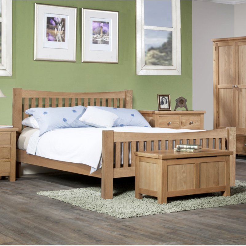 Bristol Bristol Oak Compact 3 Drawer Bedside