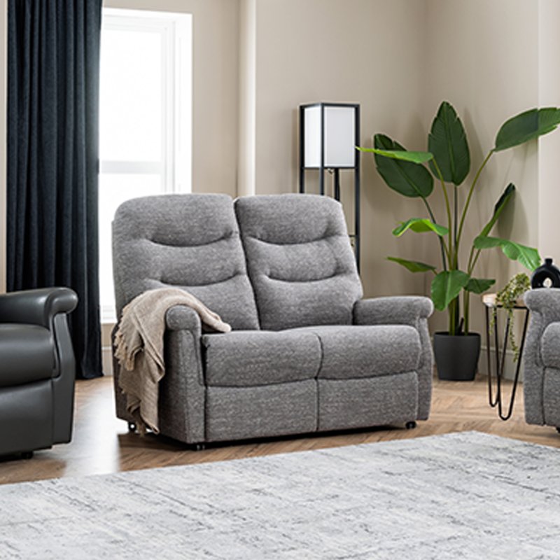 Celebrity Furniture Celebrity Hollingwell Lift & Tilt Riser Recliner