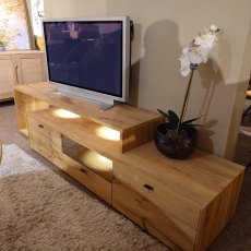 Clearance Venjakob Plan X3 Tv Unit with Media Shelf & Lights