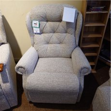 Clearance Celebrity Woburn Petite Lift & Rise Recliner