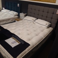 Clearance Harrison Lotus 5'0 Divan Set (Medium/Firm) with New York Headboard