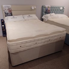 Clearance Hypnos Saunderton 5'0 Divan Set with Josephine Headboard