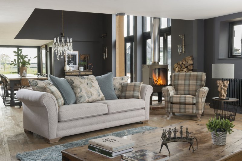 Penzance Grand Sofa (Pillow Back)