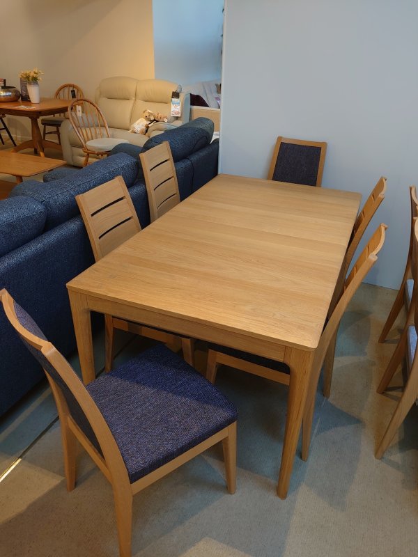 #ercol Romana Medium Extending Dining Table with 6 Chairs