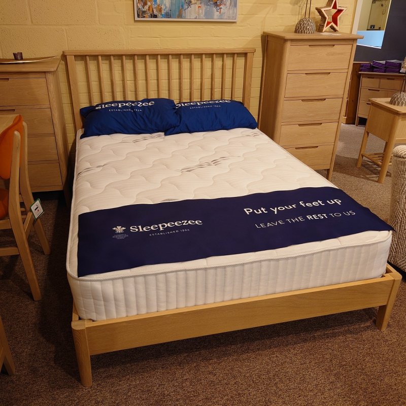 Clearance Tivoli 4'6 Bedframe