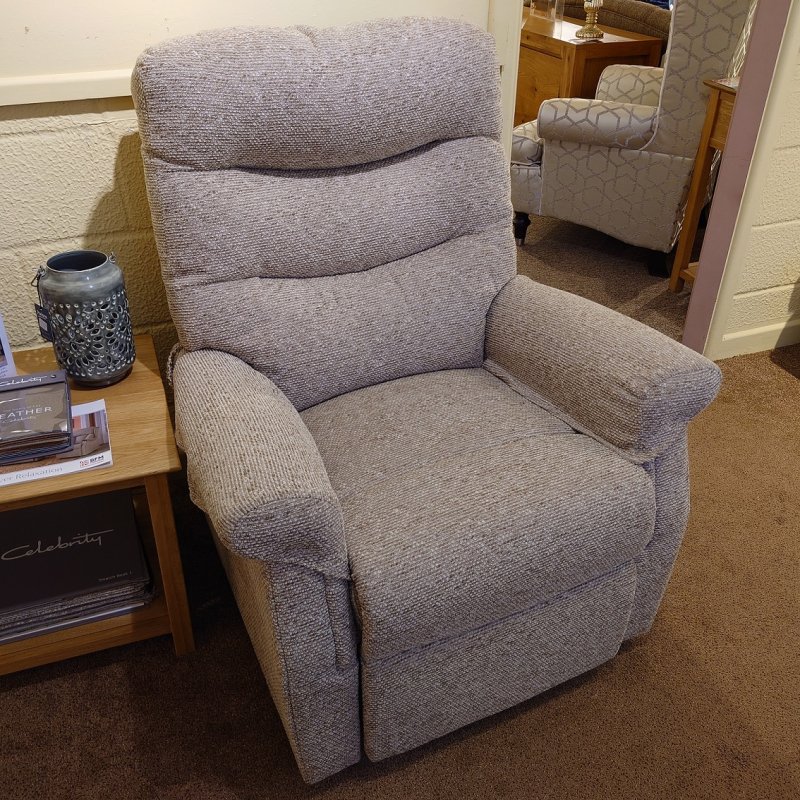 Clearance Celebrity Hollingwell Grand Manual Recliner Chair