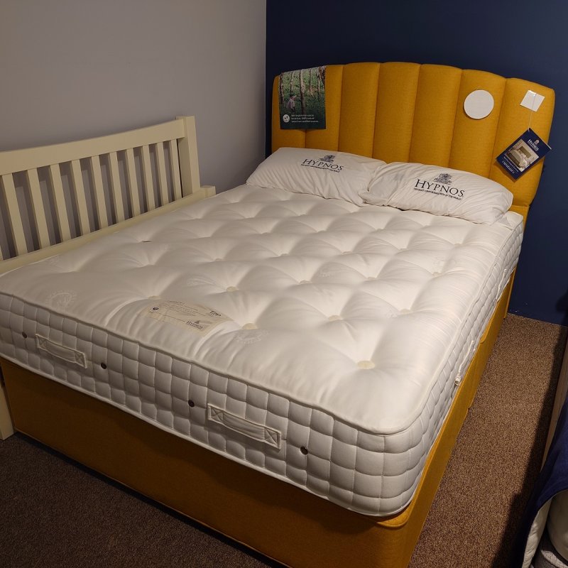 Clearance Hypnos Legacy I 5'0 Divan Set with Beatrice Headboard