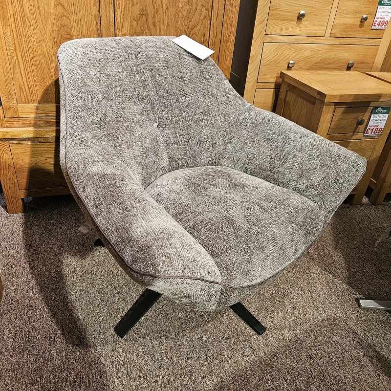 Clearance Rom Rico Queen Armchair